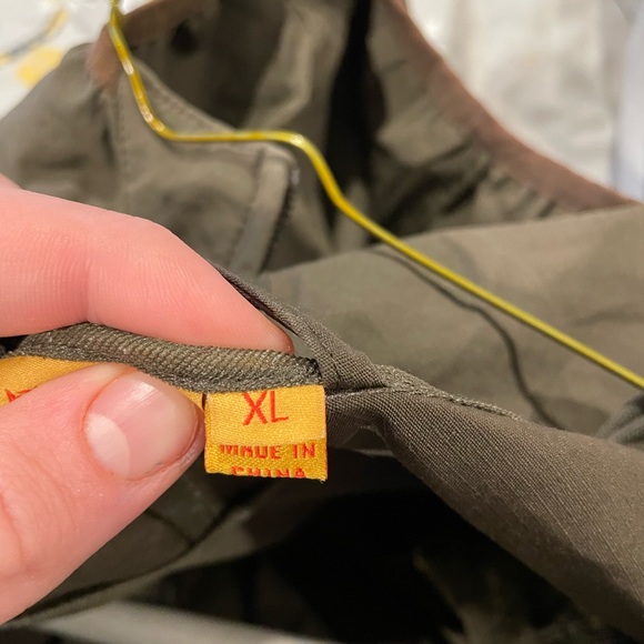 Fjäll Räven Kalfjäll Softshell Jacket - Kids XL- Army Green (Used) - Picture 8 of 13